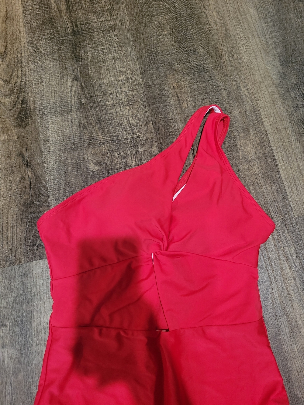 SHEIN Hot Red One-Shoulder Twist One-Piece Swimsuit - Picture 6 of 13